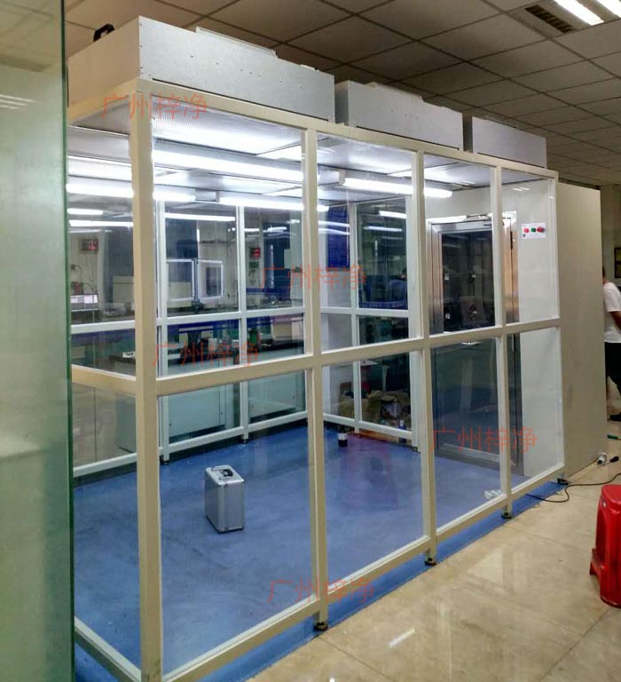 潔凈棚的尺寸應(yīng)根據(jù)潔凈車間的需求而定，形狀一般采用矩形或方形，便于清潔和維護(hù)。